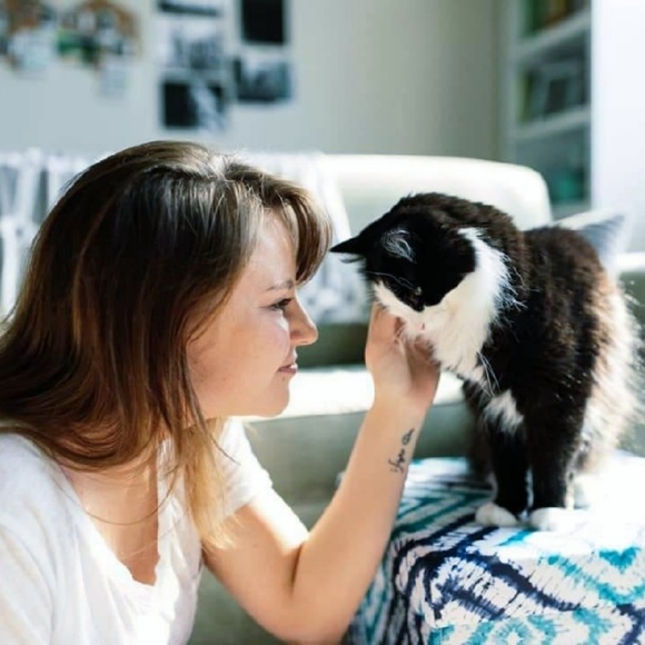 Meet your Posher, Sarah - Picture 1 of 7